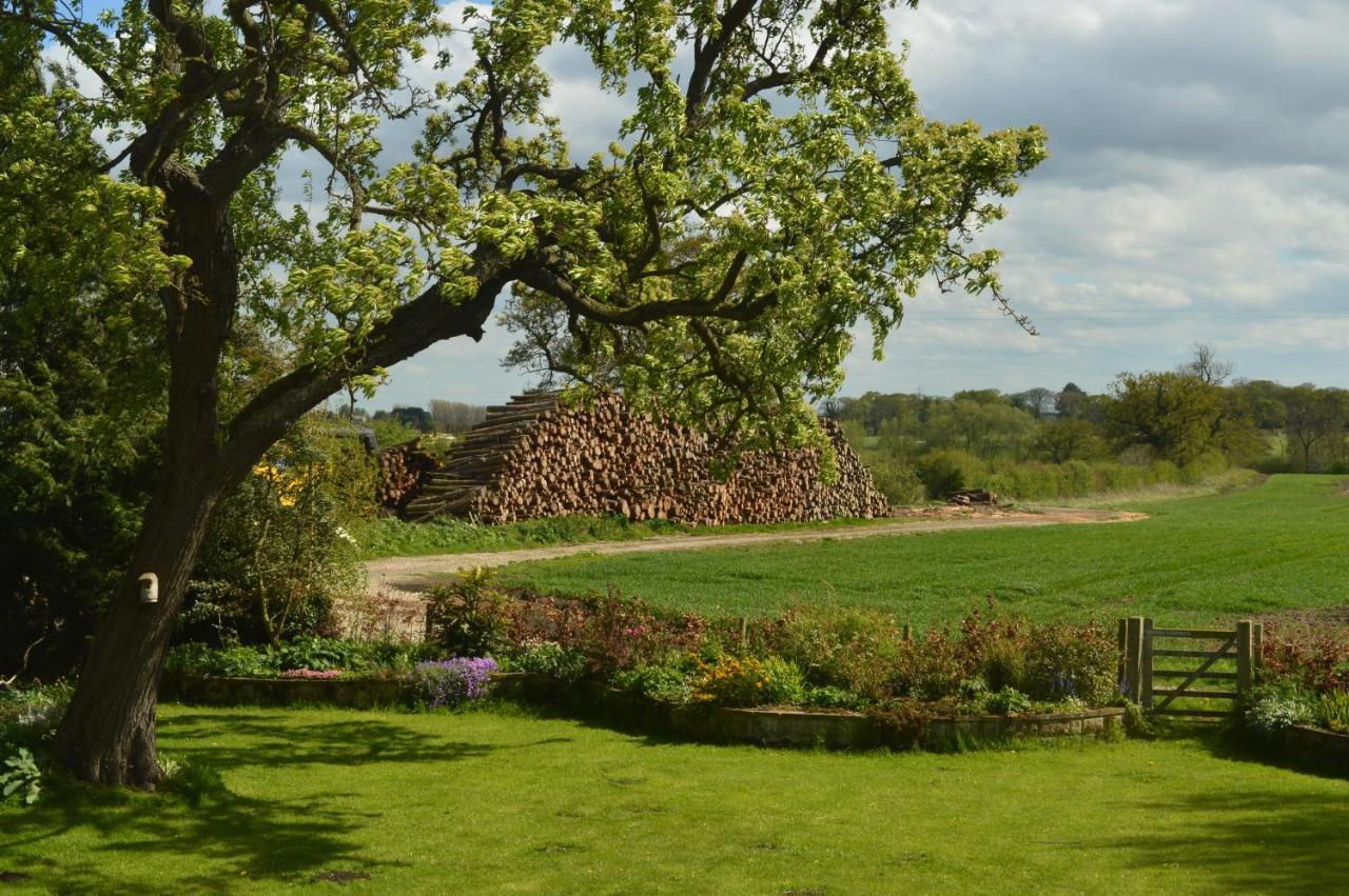 Birk House Bed & Breakfast Stamford Bridge Exteriör bild