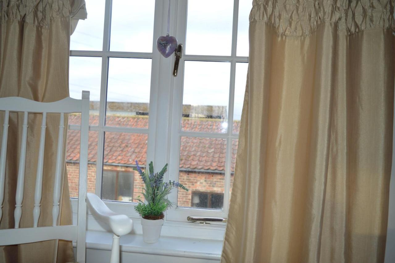 Birk House Bed & Breakfast Stamford Bridge Exteriör bild