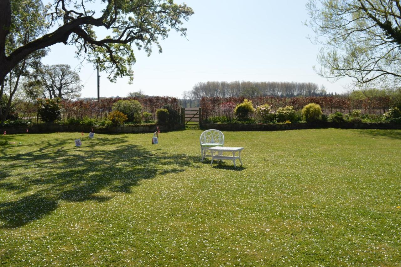Birk House Bed & Breakfast Stamford Bridge Exteriör bild