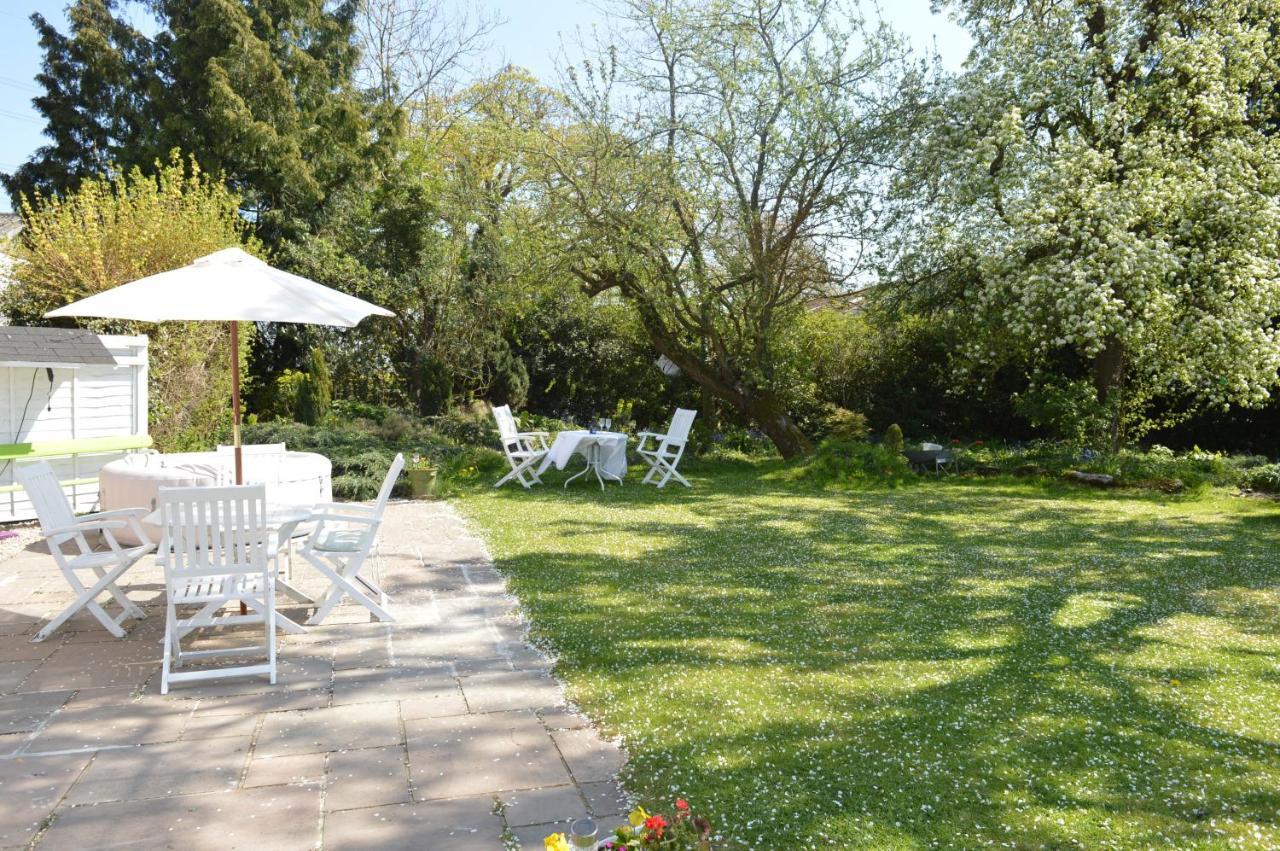 Birk House Bed & Breakfast Stamford Bridge Exteriör bild