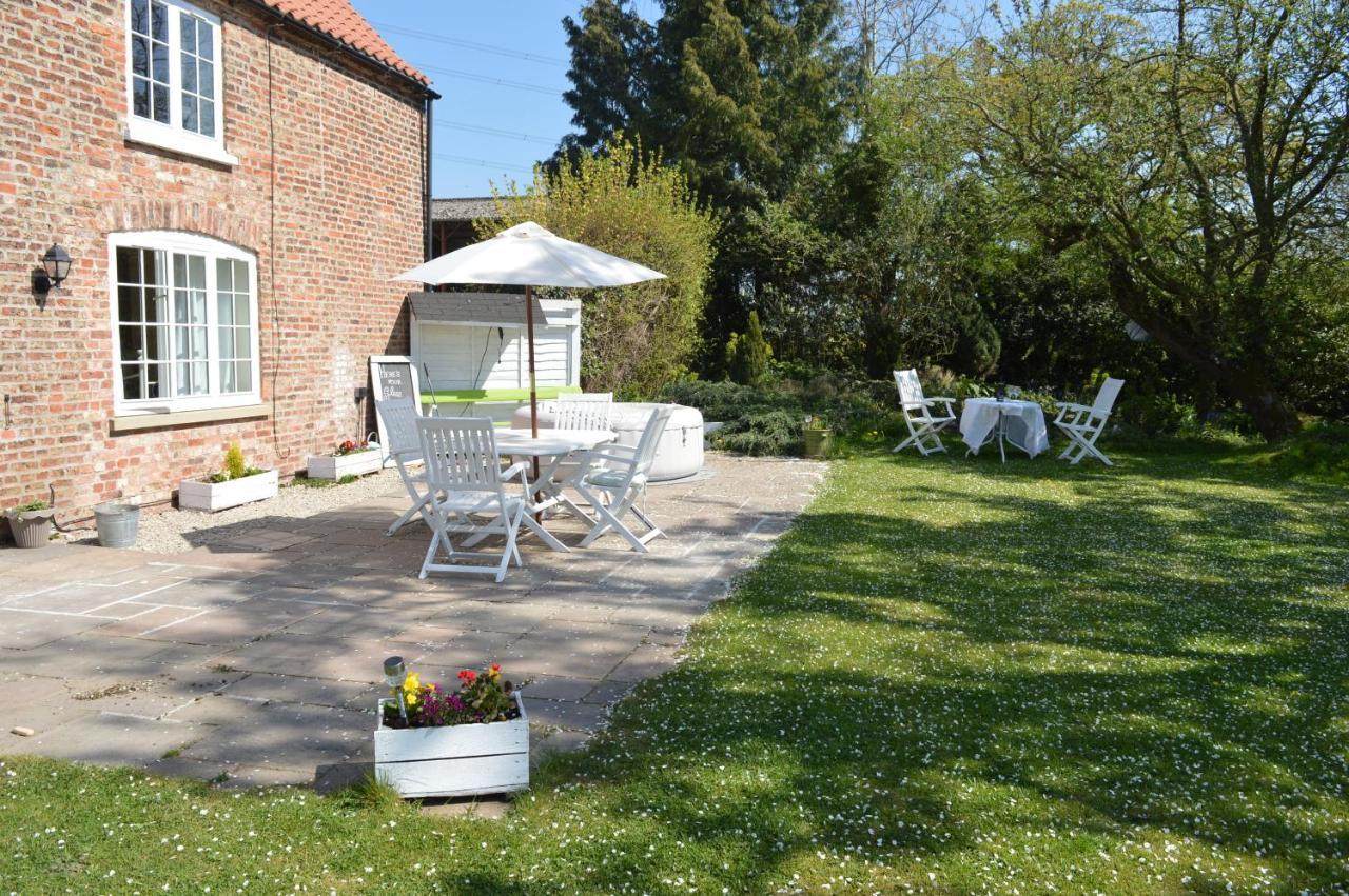 Birk House Bed & Breakfast Stamford Bridge Exteriör bild